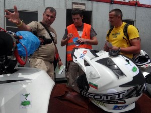 Младен Вачков е с технически проблем след старта на втората част от етап 7 на „Дакар“